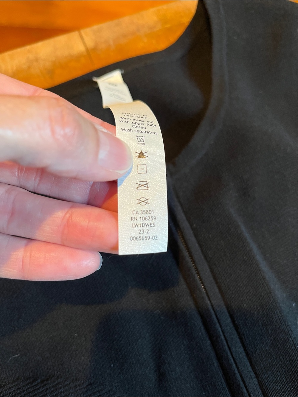 Unworn!! LULULEMON L Black Romper Tight-Fit Knit Bodysuit Shorts Sleeveless Ribb - Picture 8 of 8